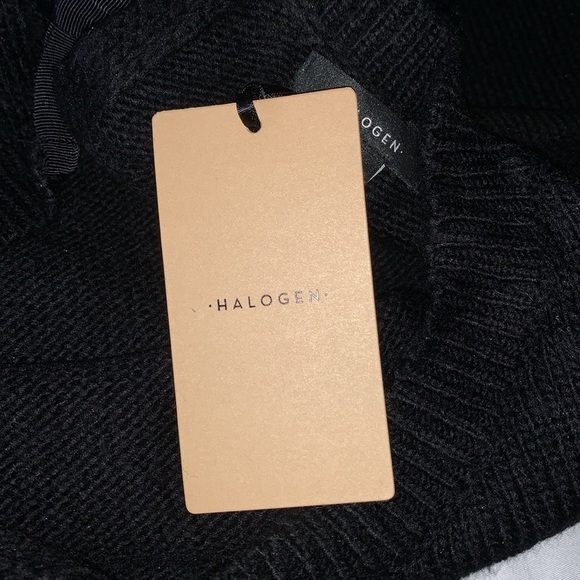 BNWT Crew Neck Sweater with Back Bow.. Beautiful by Halogen - Picture 7 of 9